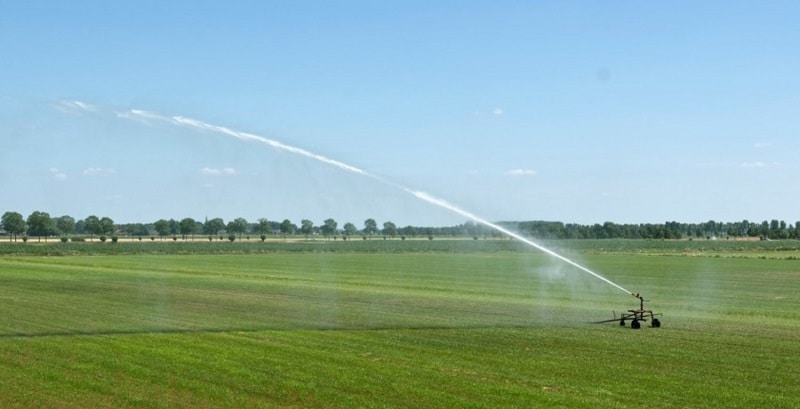 Tuin, park, sportveld, land en tuinbouw beregening